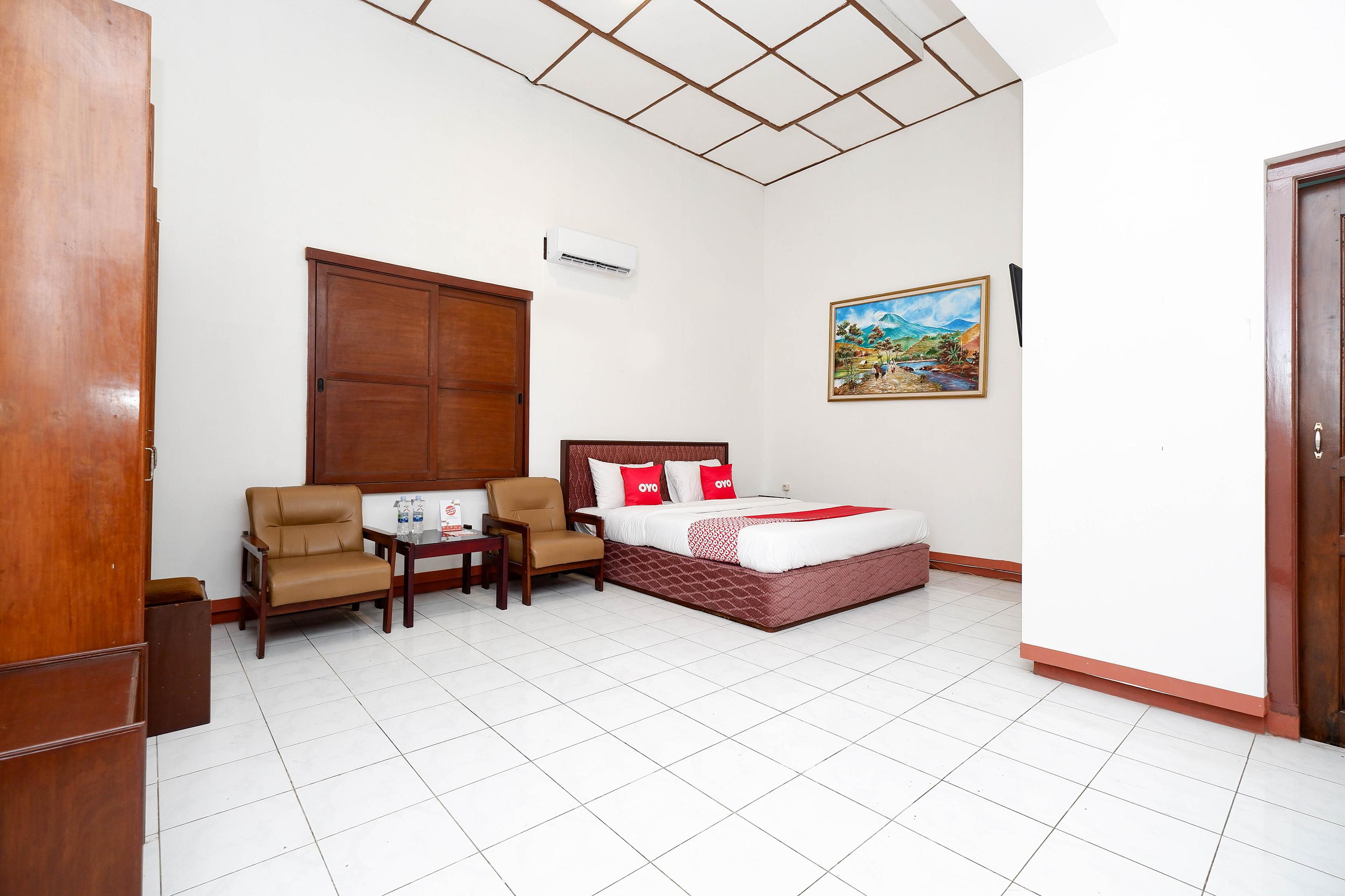 Super Oyo Capital O 1644 Hotel Griya Kencana Surakarta  Luaran gambar