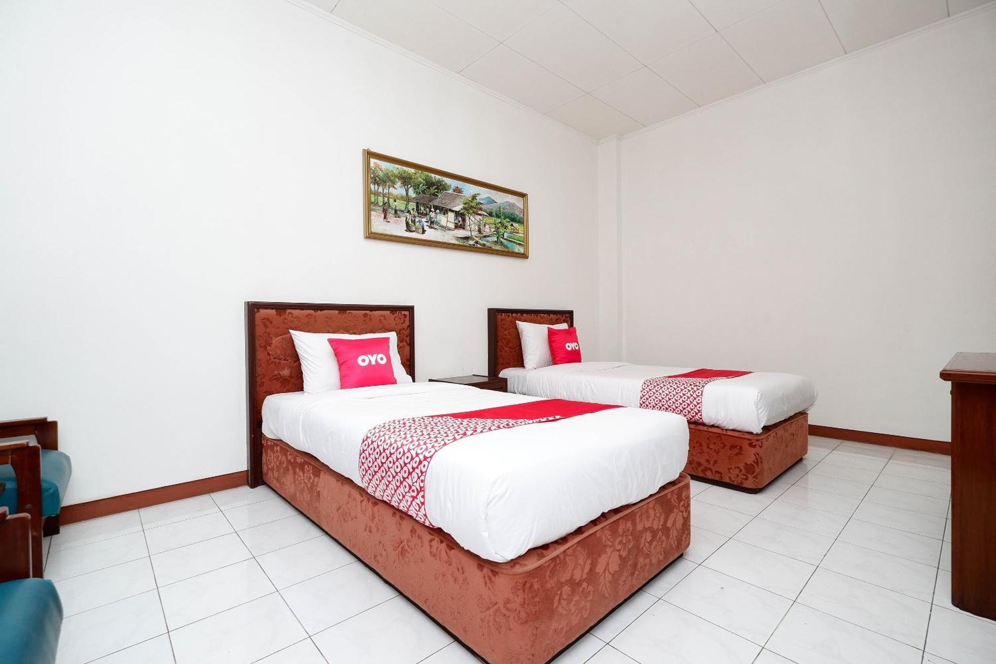 Super Oyo Capital O 1644 Hotel Griya Kencana Surakarta  Luaran gambar