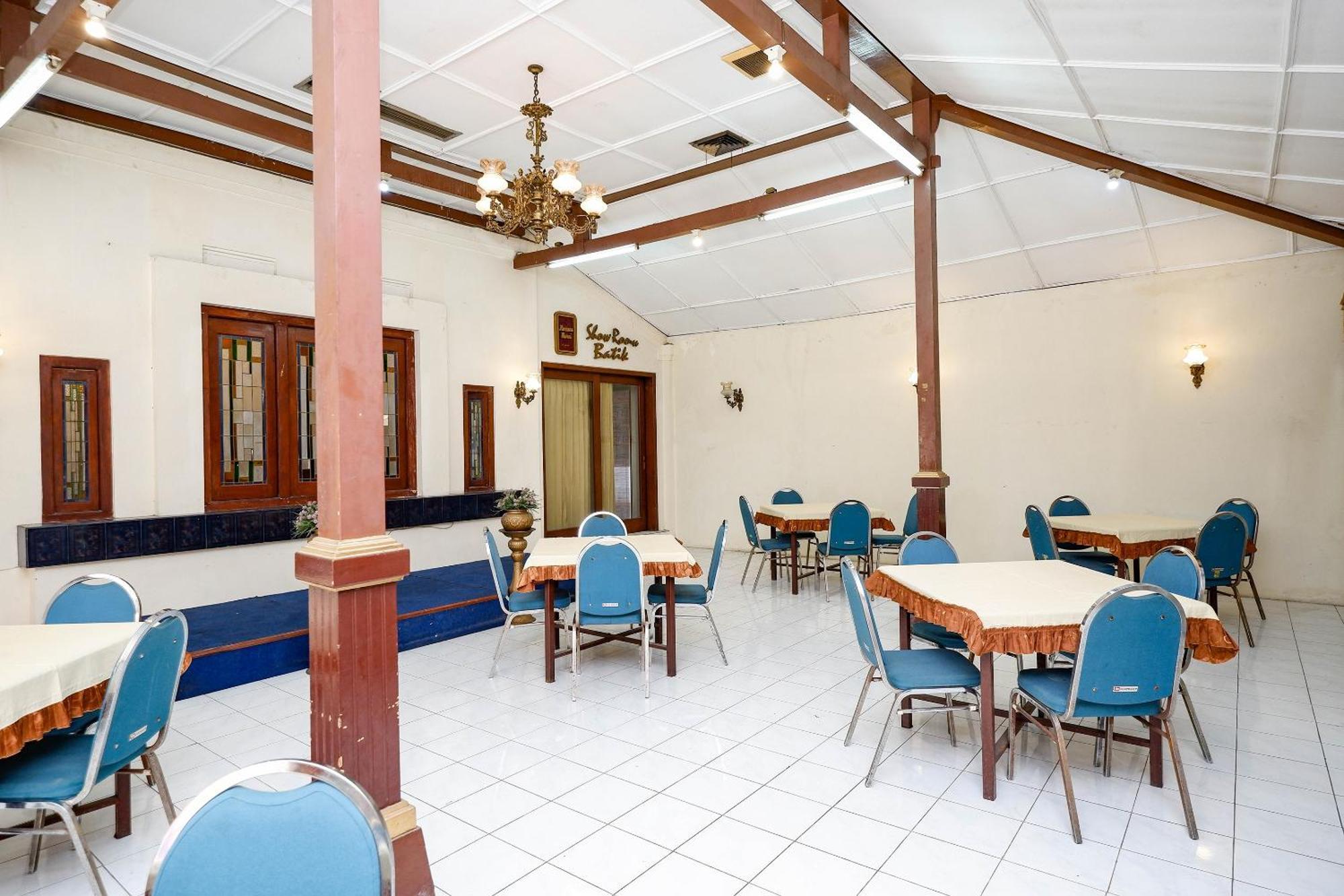 Super Oyo Capital O 1644 Hotel Griya Kencana Surakarta  Luaran gambar